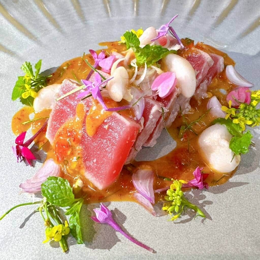 พล่าทูน่าผลไม้